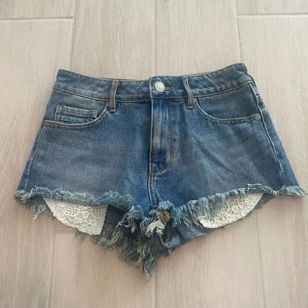 Kendall and Kylie Jean Shorts with Lace Pockets